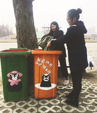 超可愛的校園垃圾桶，引人注意