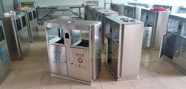 高鐵站不銹鋼分類(lèi)垃圾桶欣方圳工廠生產(chǎn)圖